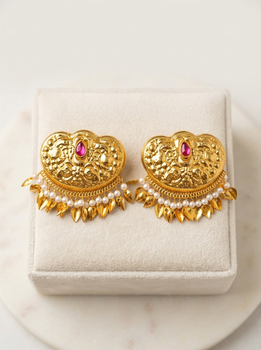 Gold plated Ruby centered Hair Pin