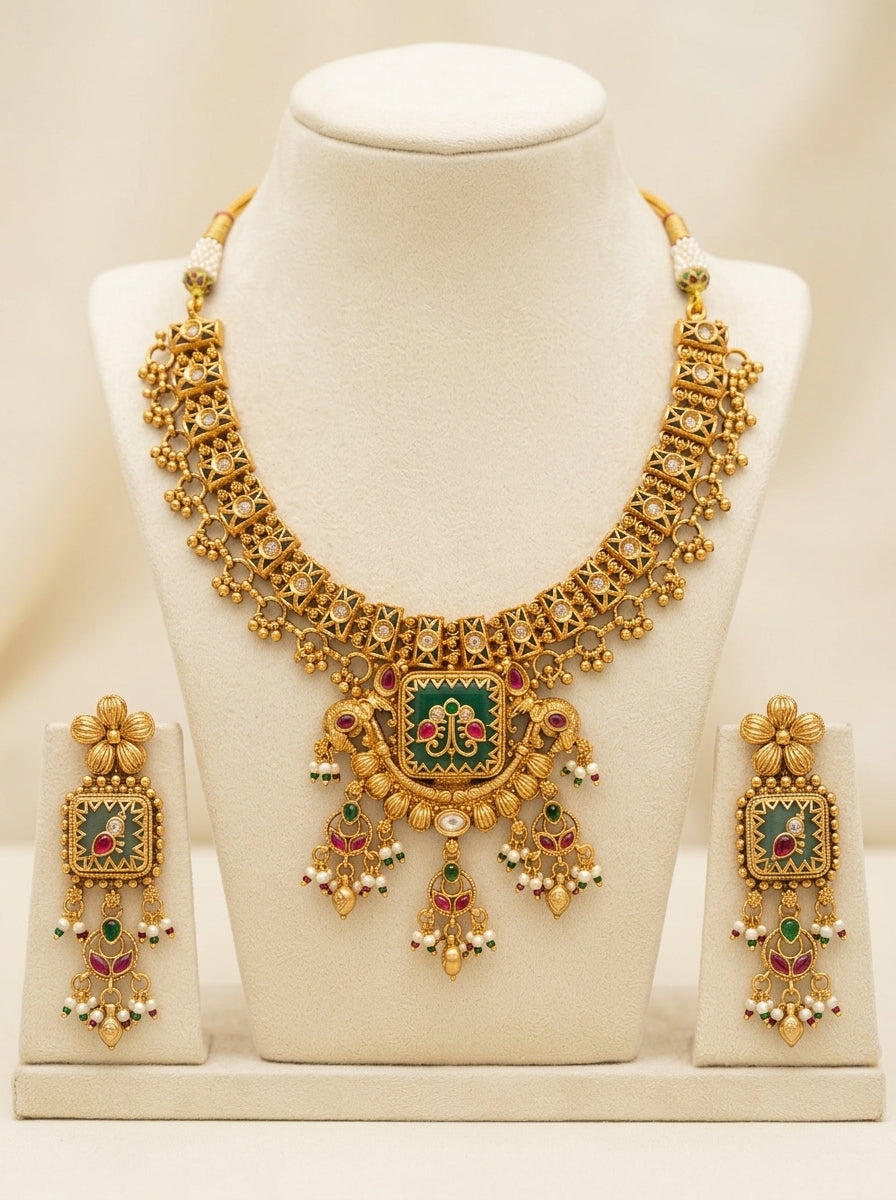 The Royal Panna Heritage Necklace Set